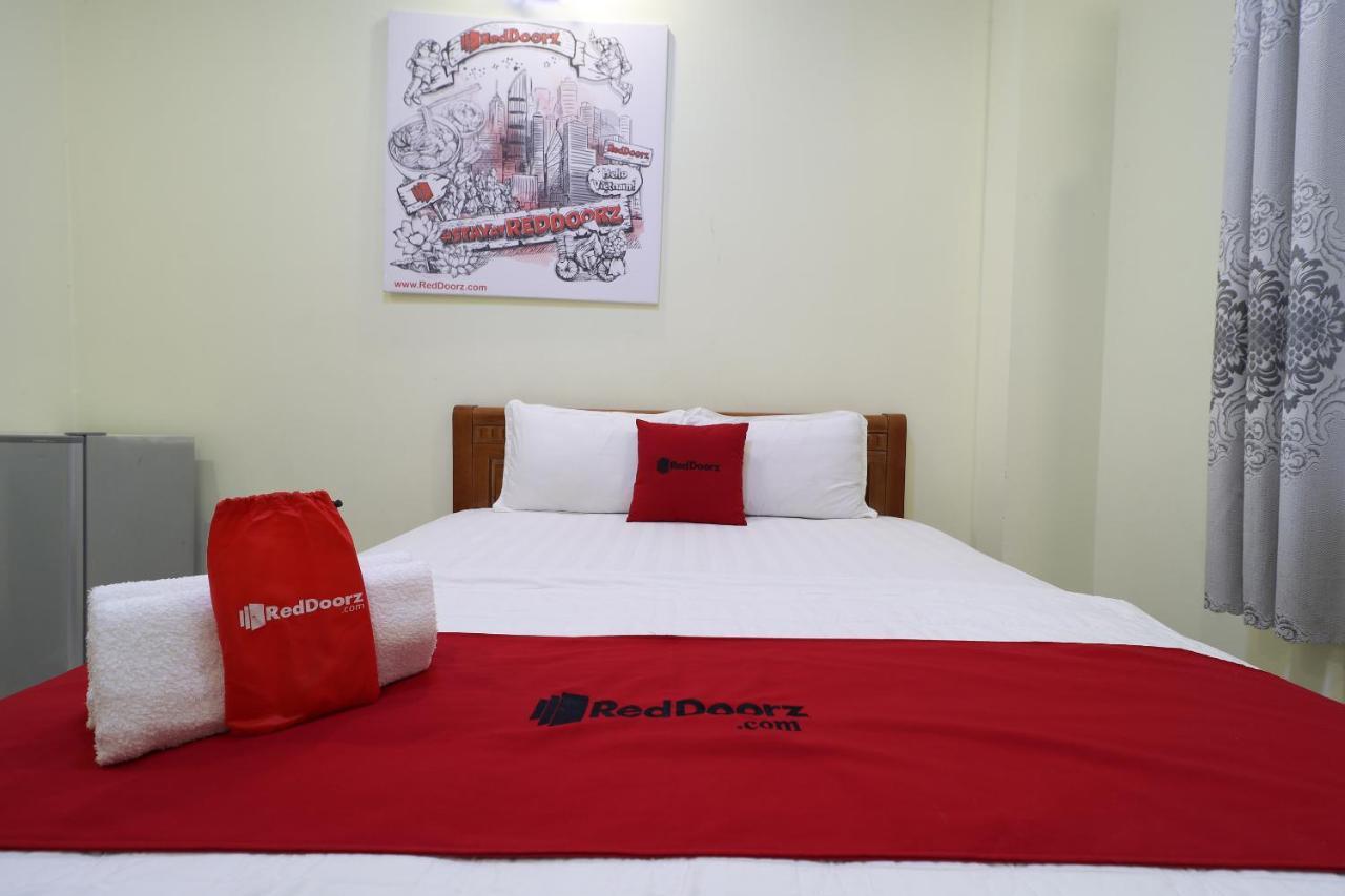 Reddoorz Plus @ Dong Den Street 3* TP. Hồ Chí Minh