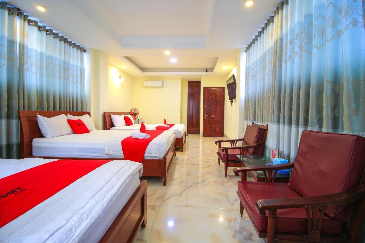 Reddoorz Plus @ Dong Den Street TP. Hồ Chí Minh