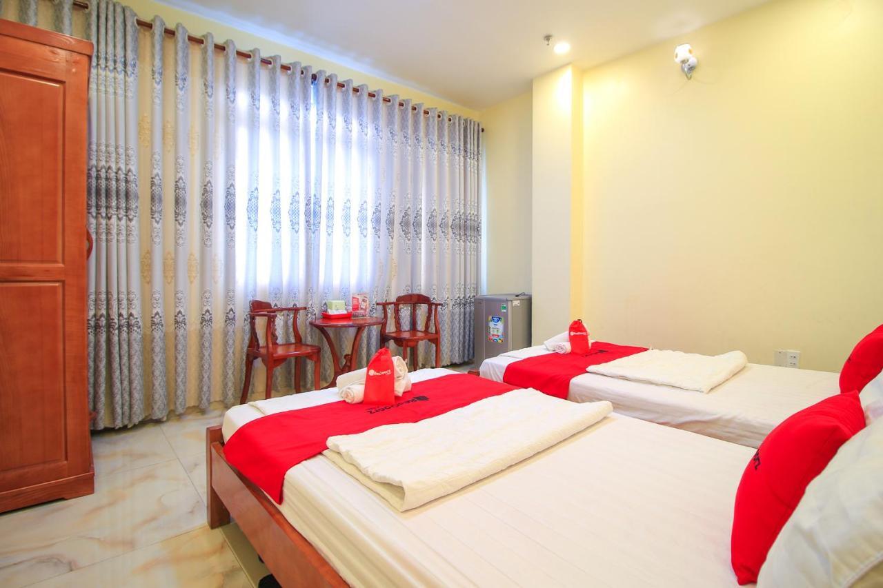 Reddoorz Plus @ Dong Den Street Khách sạn TP. Hồ Chí Minh